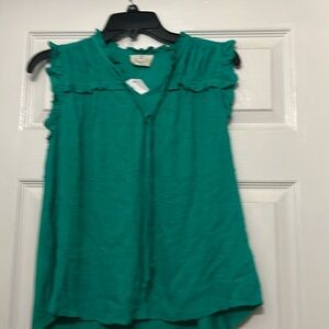 Green blouse for women,ember brand.Z:M.